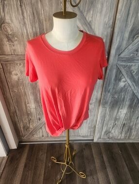 Women's Coral Short-Sleeve Twist Front Tee